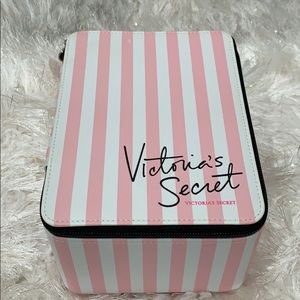 NWT Victoria Secret makeup case/ jewelry case